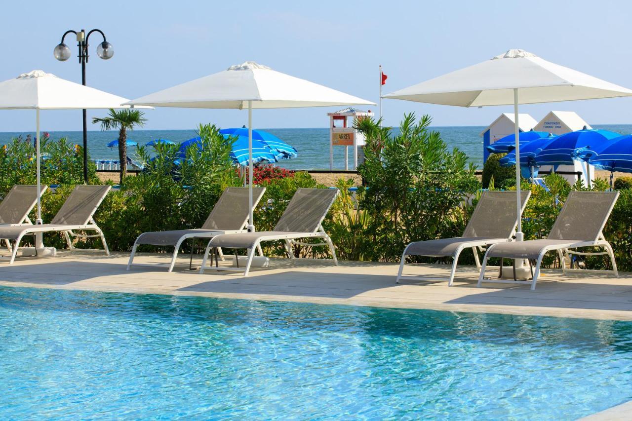 Hotel Orient & Pacific Lido di Jesolo Exterior photo