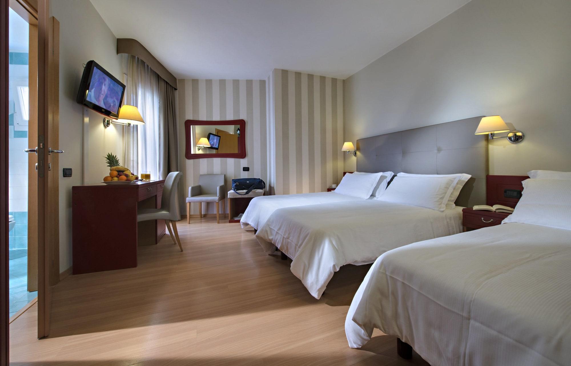 Hotel Orient & Pacific Lido di Jesolo Exterior photo