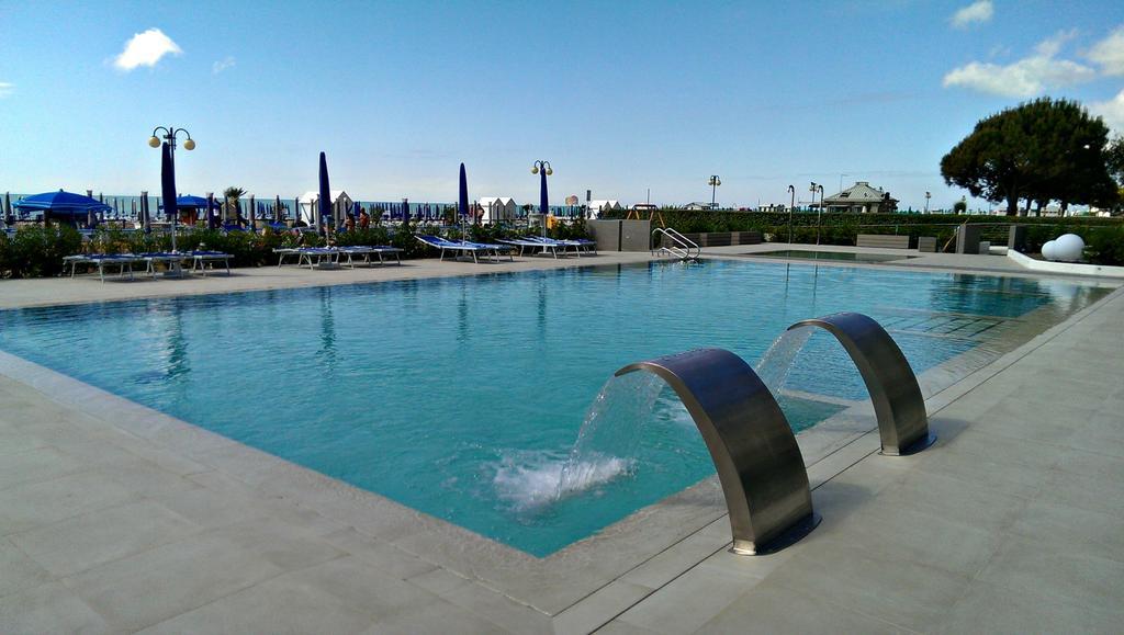 Hotel Orient & Pacific Lido di Jesolo Exterior photo