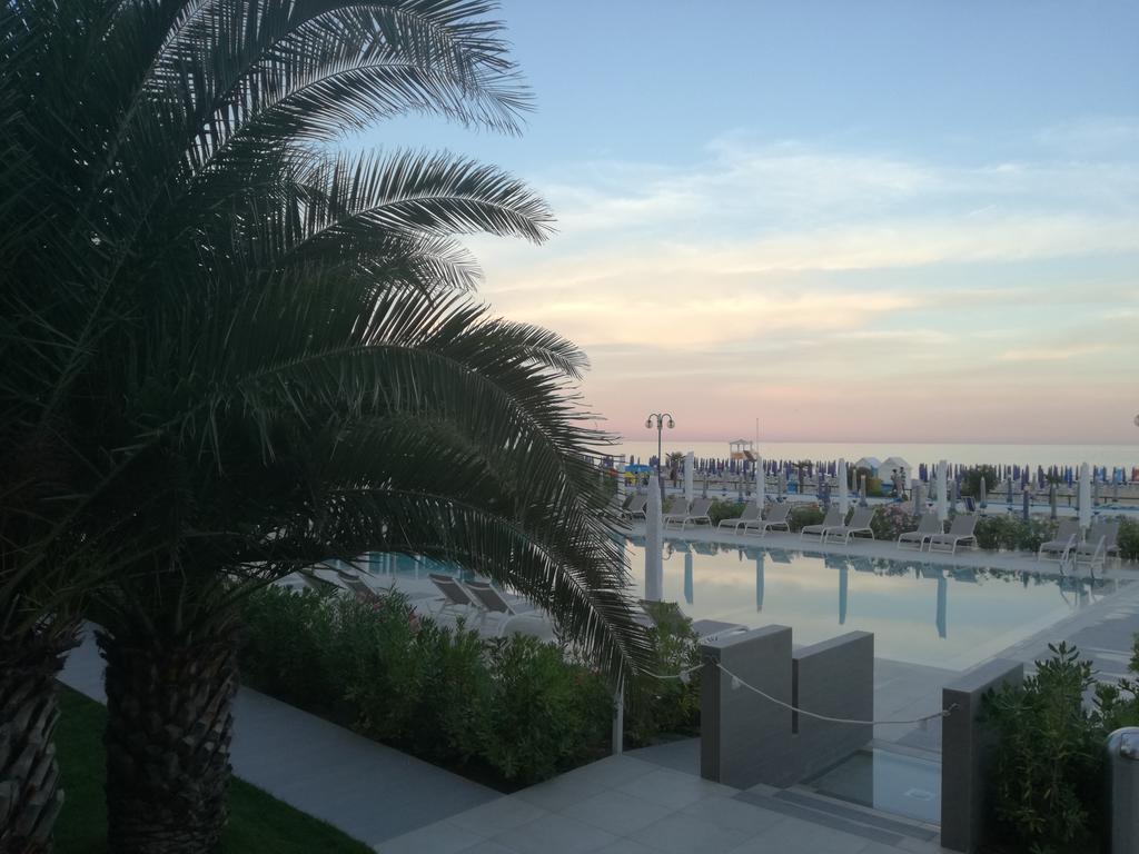 Hotel Orient & Pacific Lido di Jesolo Exterior photo