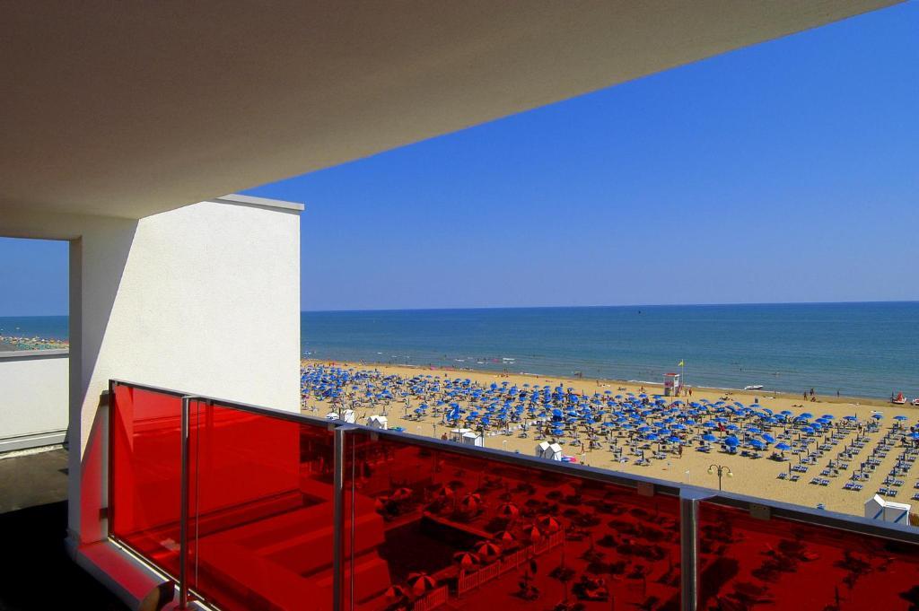 Hotel Orient & Pacific Lido di Jesolo Exterior photo